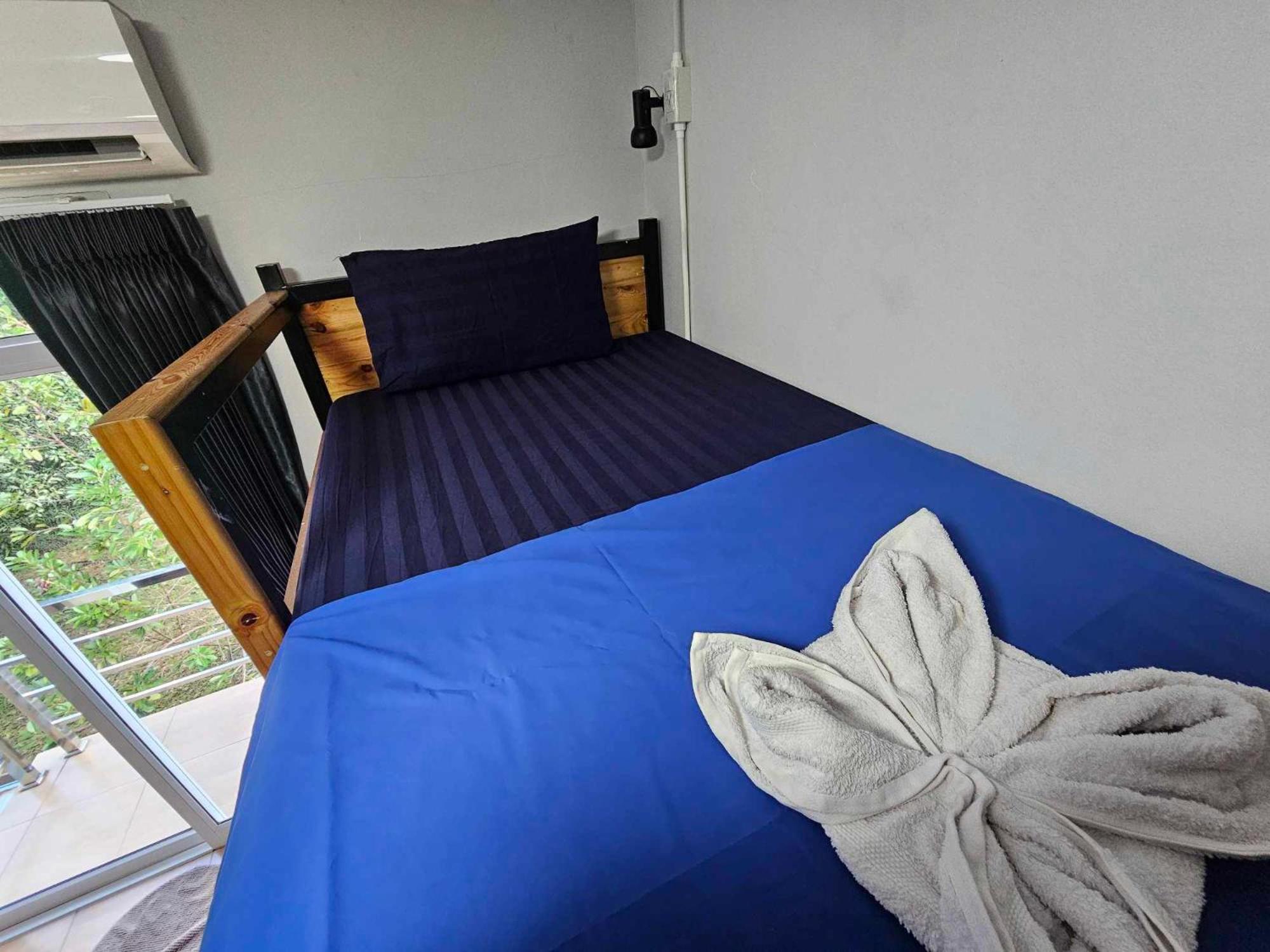 EQ Hostel Thong Sala Buitenkant foto
